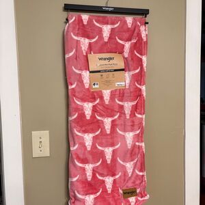 Wrangler Cowgirl Plush Pink Throw Blanket 60" x 70" Bull Skull NWT Blanket